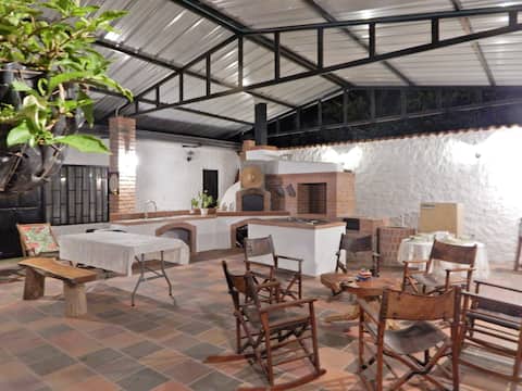 Refugio Familiar: Zona BBQ