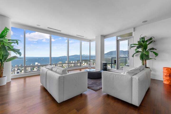 Ultra Luxury Sky Oasis with Breath-taking views gallery image 2