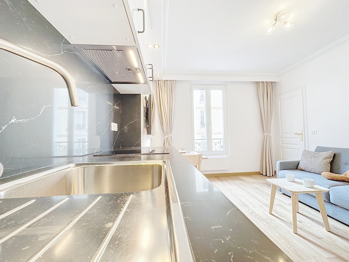 Suite des Couronnes — Chambre secondaire