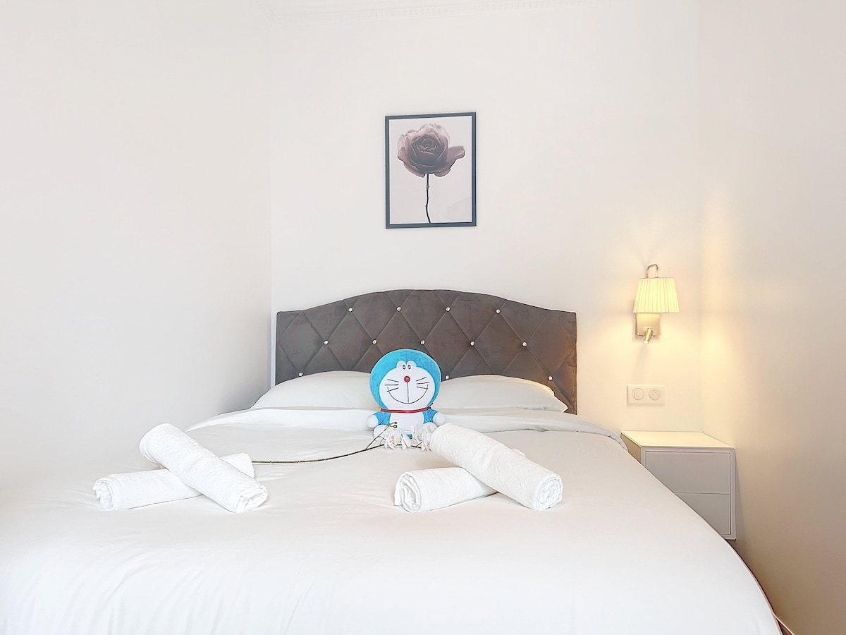 Suite des Couronnes — Chambre principale