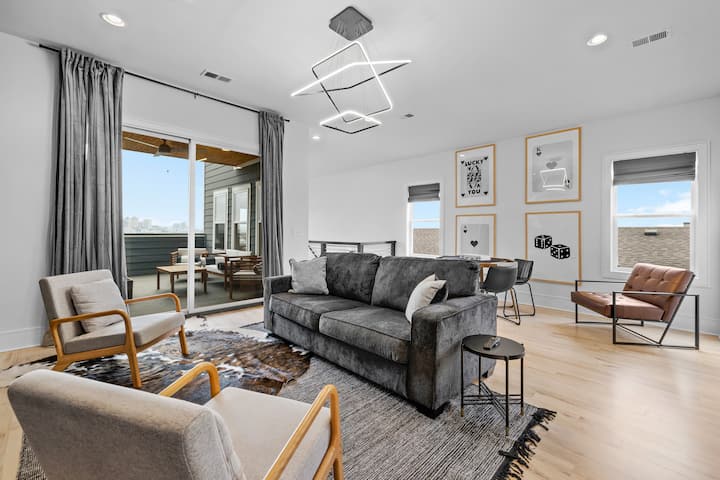 Living space in unit B