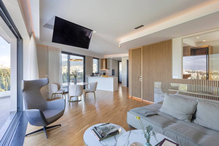 Elegant Penthouse Acropolis View gallery image 3