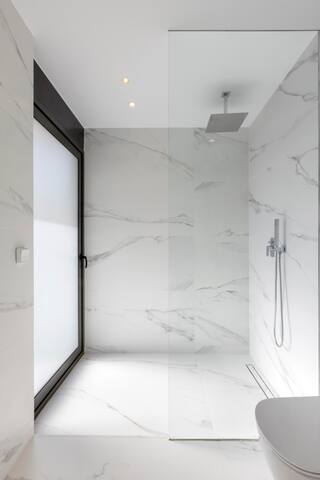 Elegant Penthouse Acropolis View gallery image 5