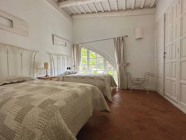 LA MASIA beach house gallery image 4