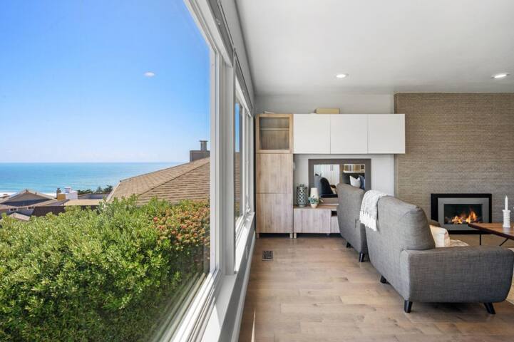 Coastal Retreat w/ Ocean Views gallery image 5
