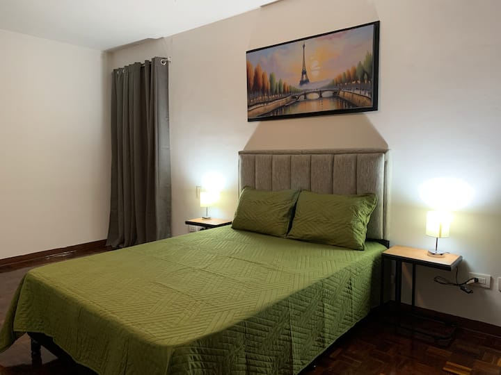 Acogedor Apartamento Con Vistas Al Avila Y A/a - Caracas
