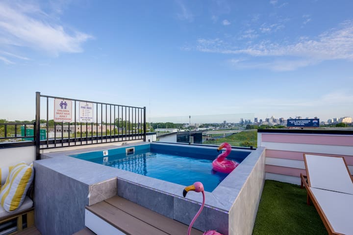Heated Rooftop Pools, Games, 2Homes,Sleeps23