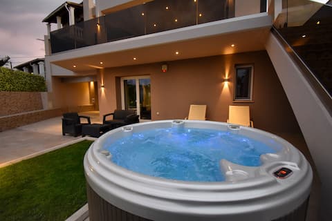 Alykes Houses - Ground floor Prv Jacuzzi