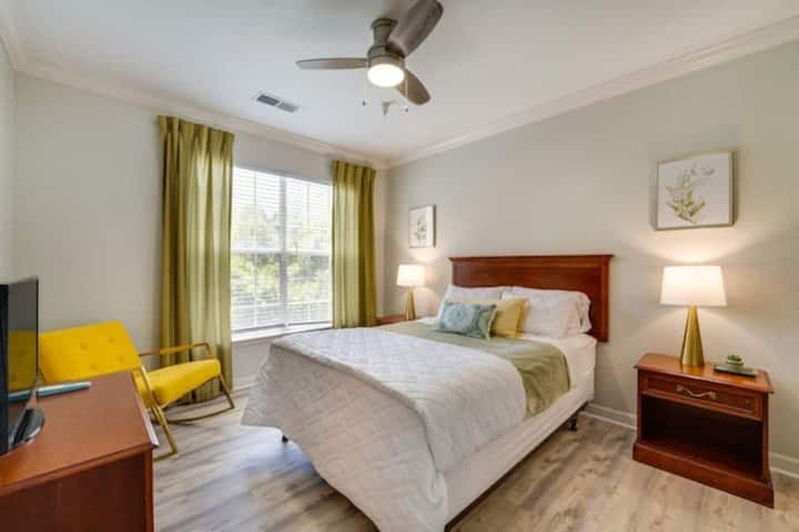 Bračni krevet (150 – 179 cm). Ormar u koji možete ući. Privatna kupaonica.