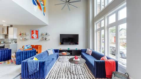 Top performing Airbnb: Art of Tremont | Theatre Room | King Tempur-pedic in Cleveland