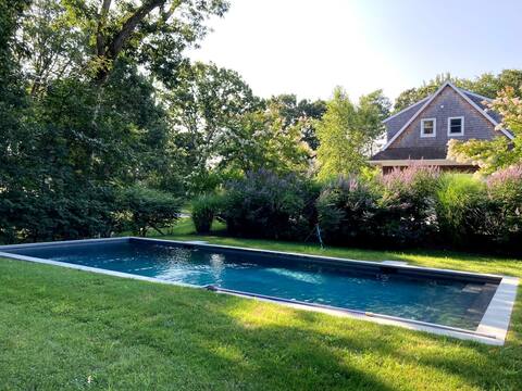 Modern, spacious SI home with pool