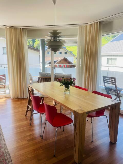 Mountain Getaway: 112m² Engelberg Stay