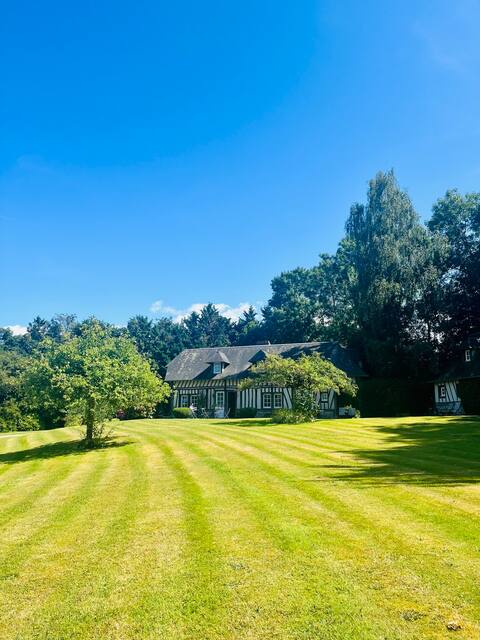 Splendid Charming Farmhouse - Idylliq Collection