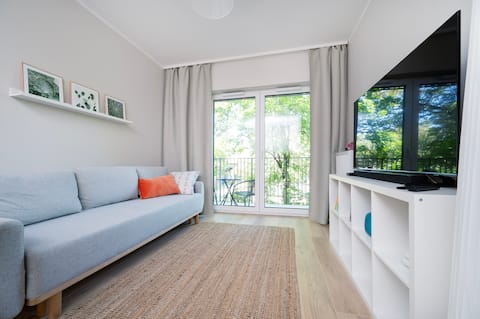 Successful Airbnb property: Łódź Fabryczna Apt - Parking, Workspace, Balcony in łódź Widzew