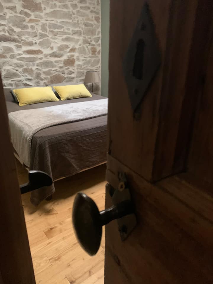 საძინებელი 1