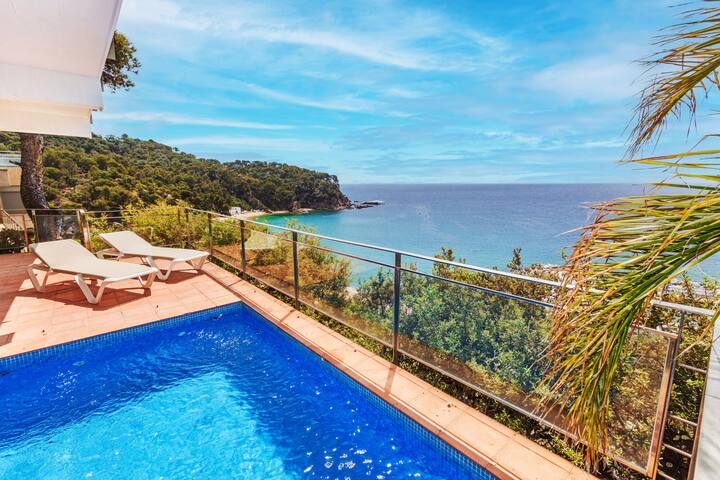 Chalet amb piscina a la platja gallery image 4