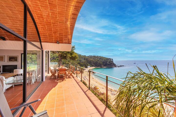 Chalet amb piscina a la platja gallery image 5