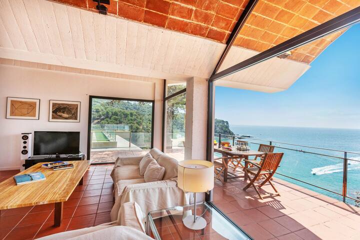 Chalet amb piscina a la platja gallery image 2