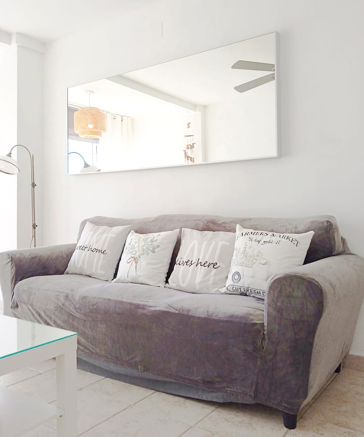 Acogedor Piso En Primera Linea - Alicante