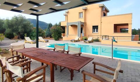 Villa Yakinthi