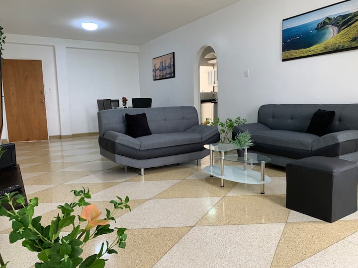 Comodo Apartamento En Altamira - Caracas