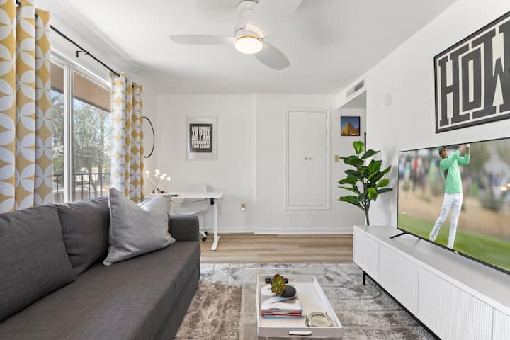 Downtown Apt W/ King Bed-1 Block To Mill Ave/asu - Tempe, AZ