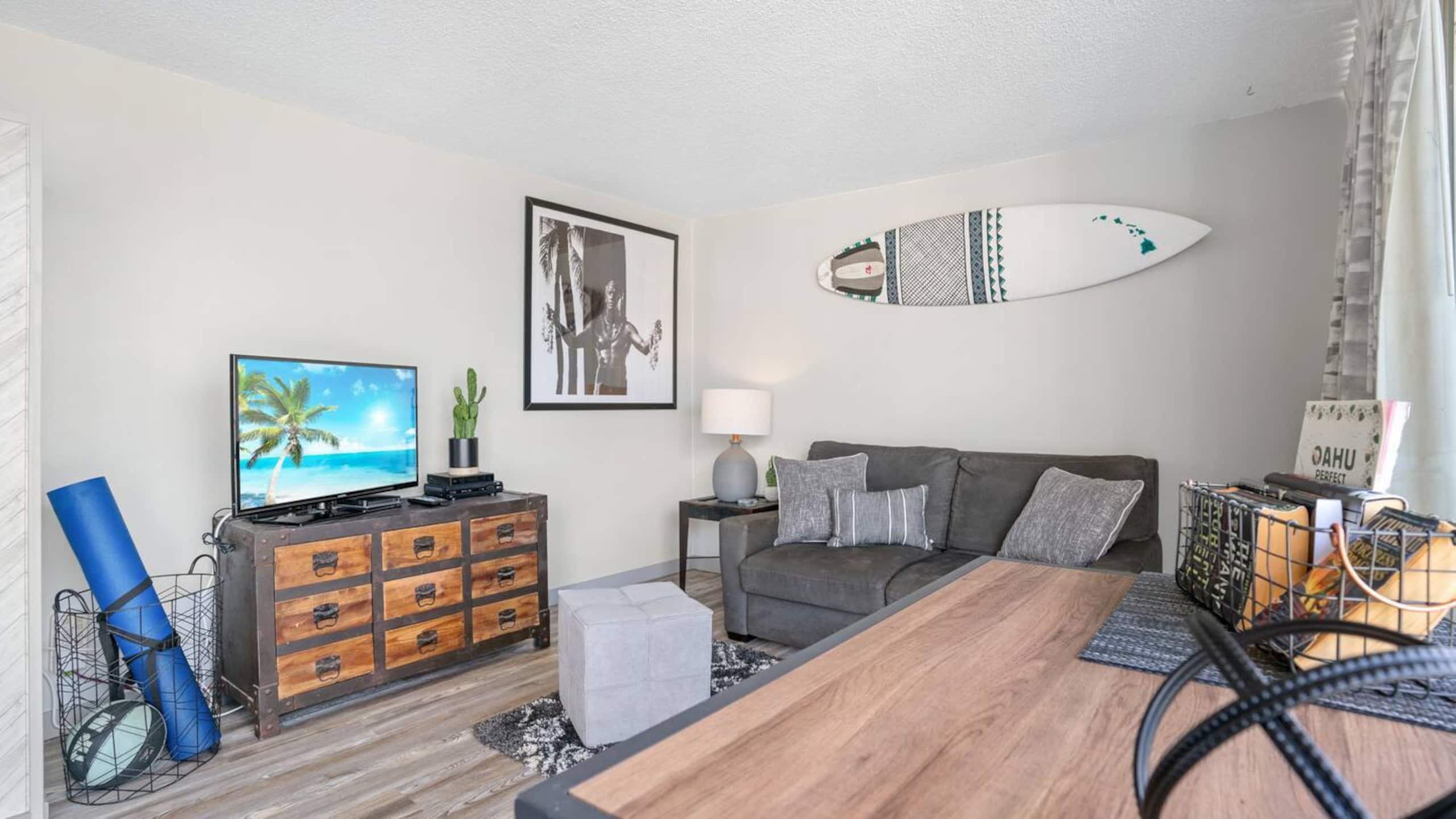 Hotel in Honolulu · ★4.76 · Studio · 1 bed · 1 private bath - Image 3