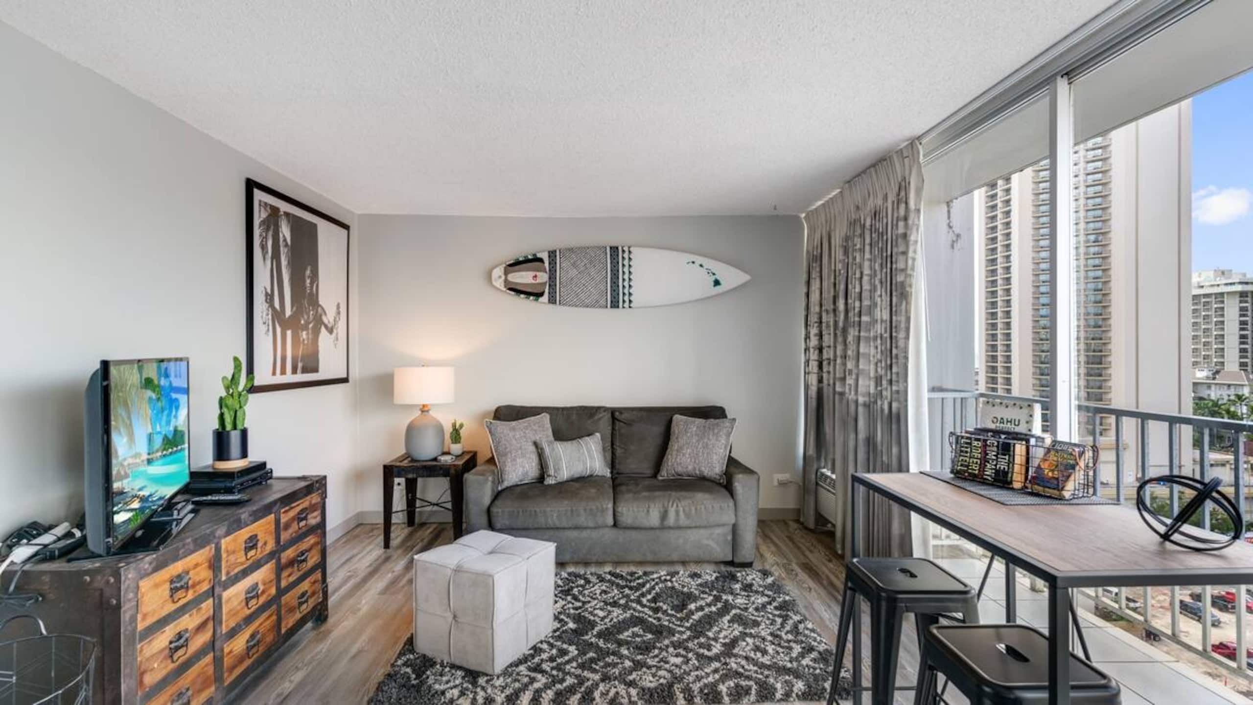 Hotel in Honolulu · ★4.76 · Studio · 1 bed · 1 private bath - Image 1