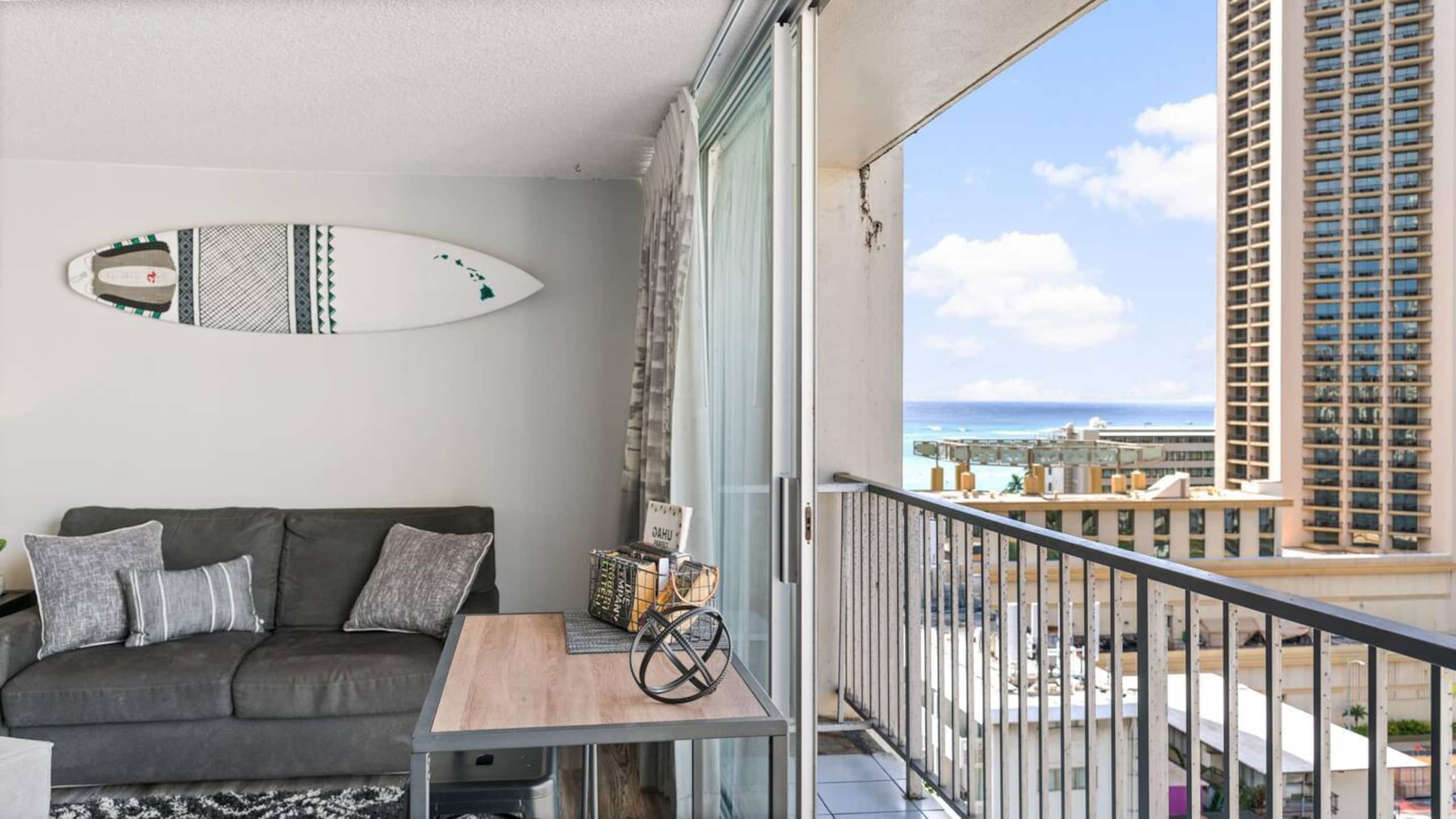Hotel in Honolulu · ★4.76 · Studio · 1 bed · 1 private bath - Image 8