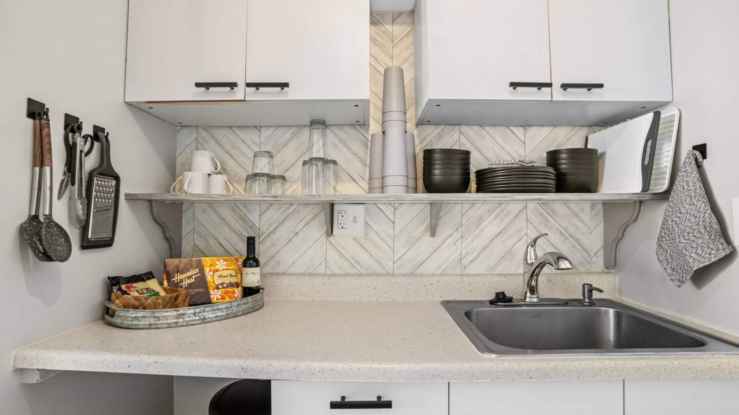 Hotel in Honolulu · ★4.76 · Studio · 1 bed · 1 private bath - Image 4