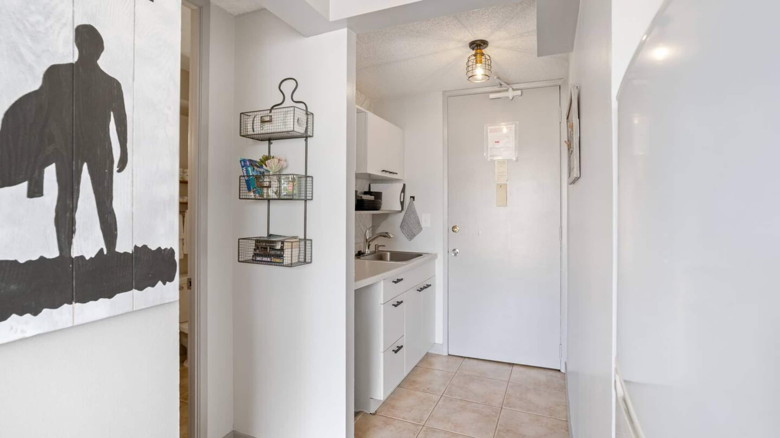 Hotel in Honolulu · ★4.76 · Studio · 1 bed · 1 private bath - Image 5