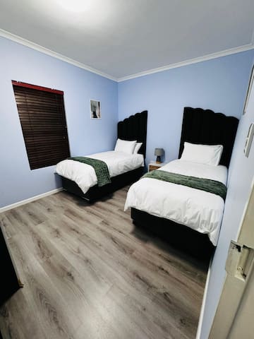 3 Bedroom house in Cape Town gallery image 3