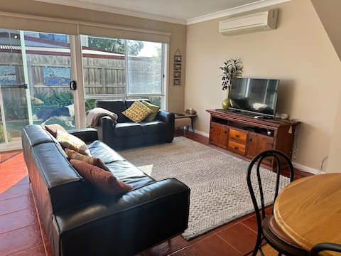 Top performing Airbnb: Getaway on Golf (dogs welcome) in Inverloch