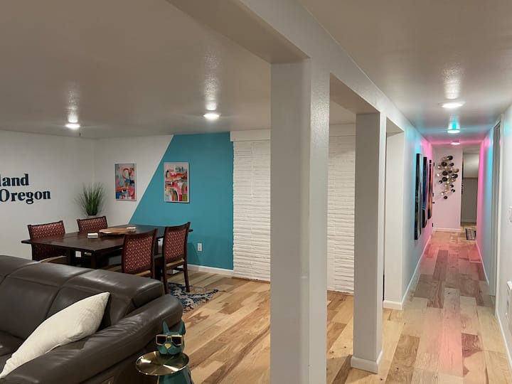 Charming 2bdrm Se Pdx Bsmt Suite - Portland, OR