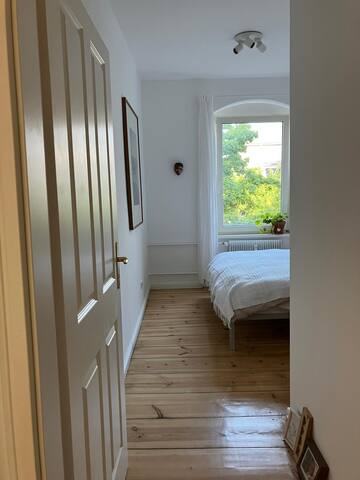 Bright & spacious design Kreuzberg flat gallery image 4