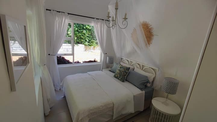 Camera da letto con letto a due piazze