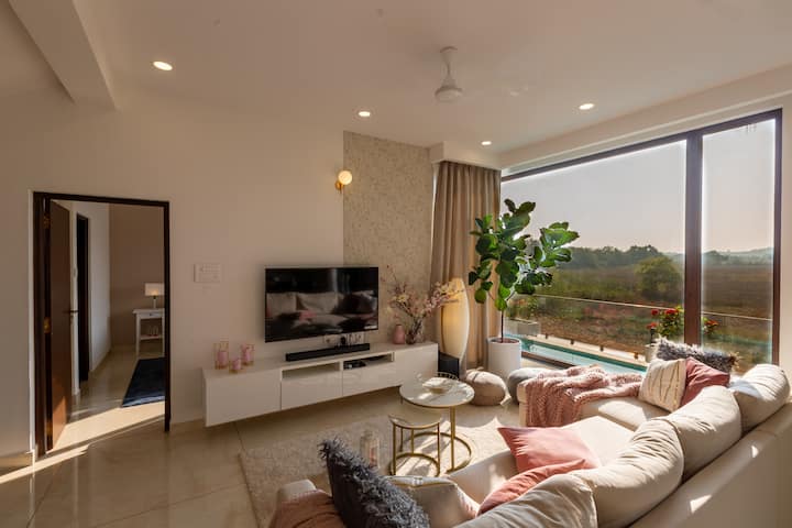 4br Lux Pool Villa Near Candolim Coral Enterprises - Goa