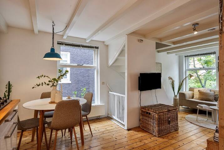 Romantisch grachtenhuis in Amsterdam centrum gallery image 4