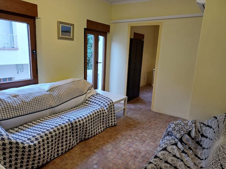Kitsch Apartment - Miravet