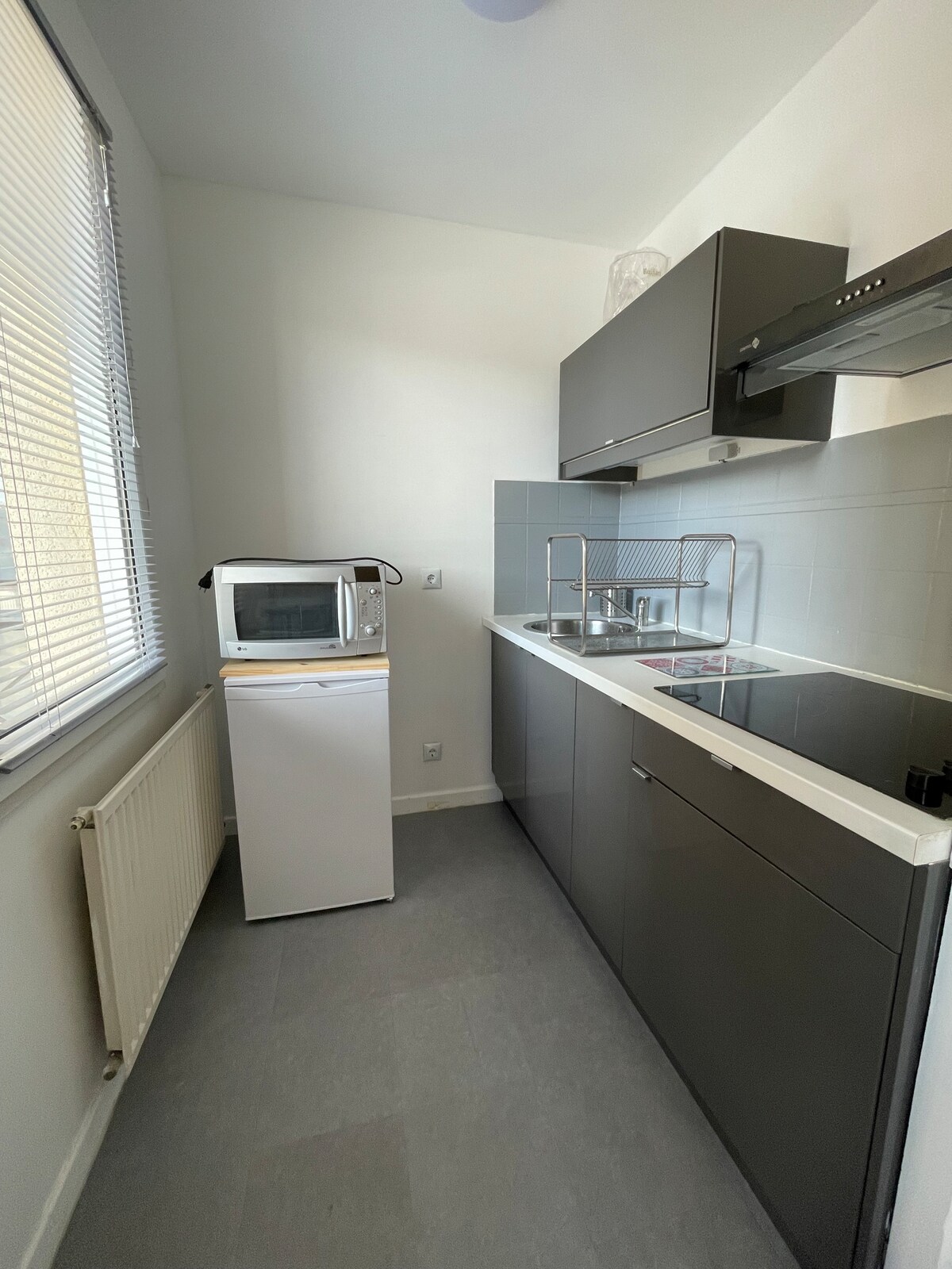 Successful Airbnb property: Well-equipped studio and close to all amenities in évry Courcouronnes