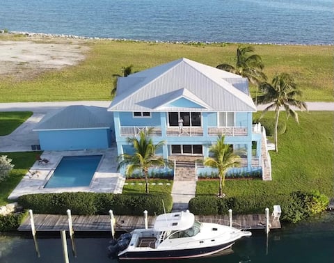 Old Bahama Bay Luxury Villa with pool & boat dock