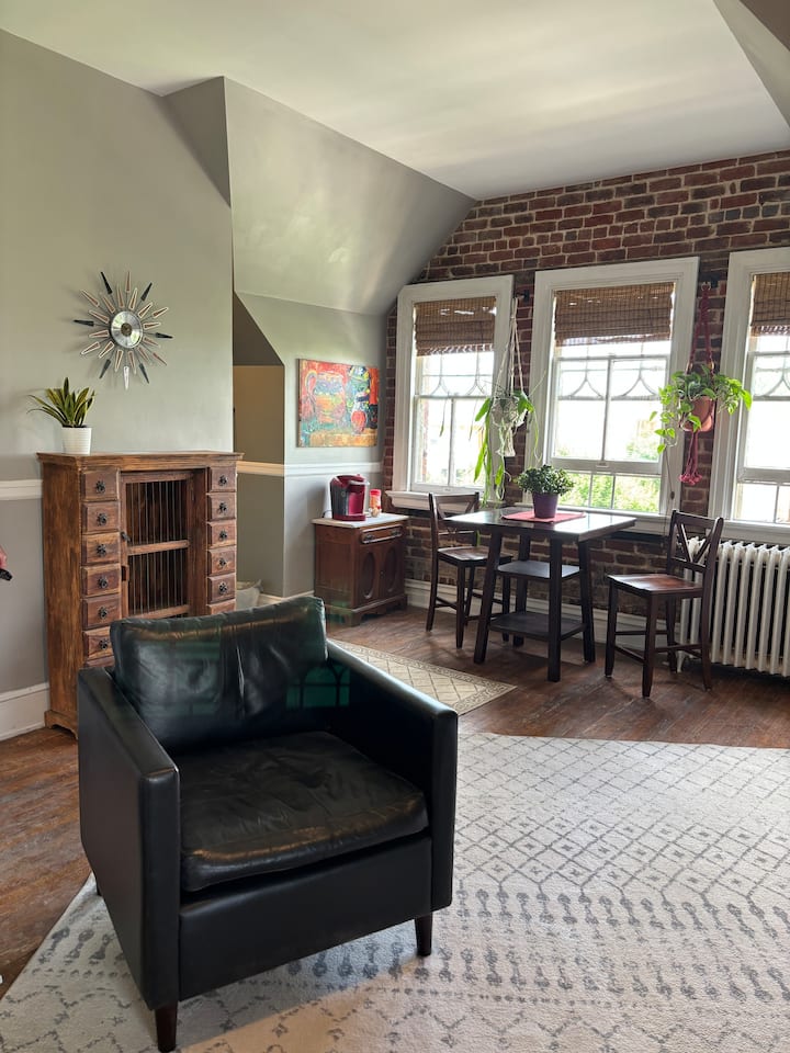 City Nest In The Historic Fan District - Richmond, VA