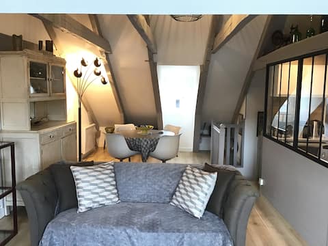 Popular Airbnb listing: Duplex with historic heart view 3 nights minimum in Quimper