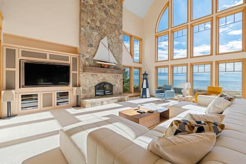 Luxury Home on Lake Michigan for Family Vacations!