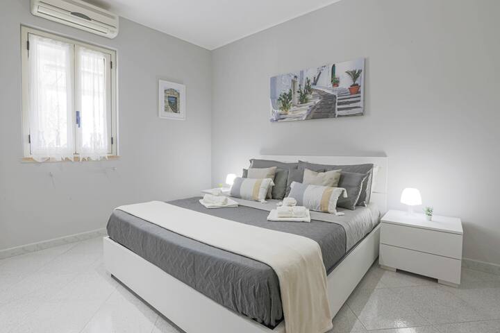 splendida villa con patio con parcheggi interni gallery image 4