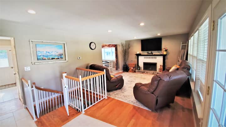 7th Street Retreat~ 
Family Fun & Year-round Pool! - Wenatchee, WA