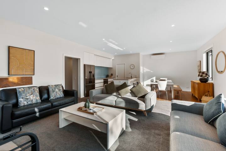 Lakeview Properties Wanaka managed Airbnb listing 3