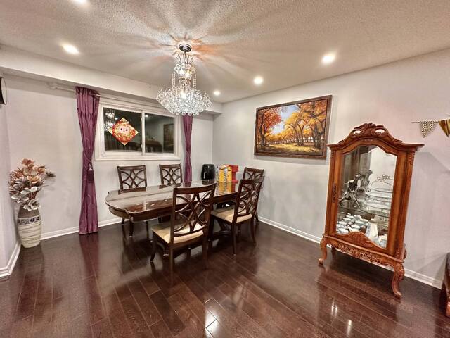 Cozy house@Core Toronto gallery image 5