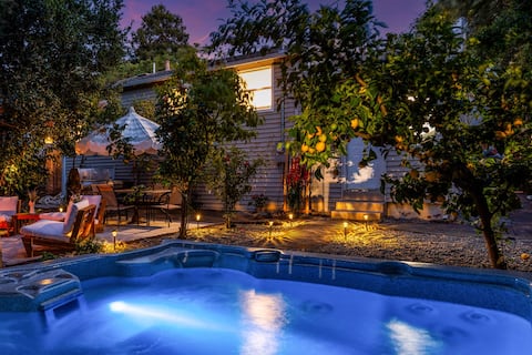 Hot Tub Retreat Between Napa & SF • Pet Friendly