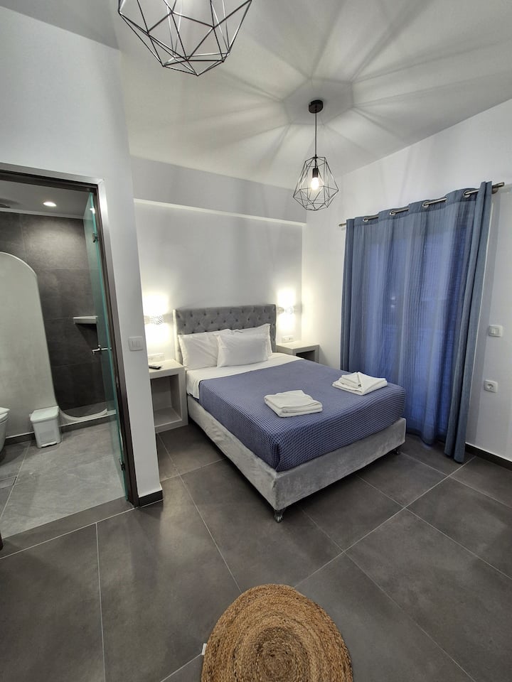 Anna's P. Deluxe Single Room - Santorini